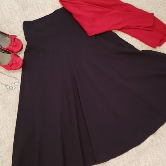 🌻3 for $18 Black Midi Length Skirt